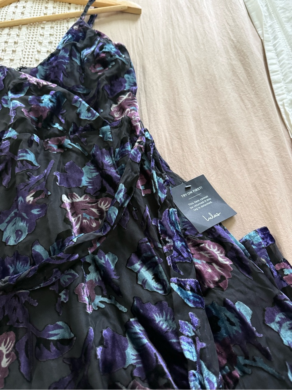 NEW Lulu's Black Floral Maxi Dress Size M - Picture 4 of 8
